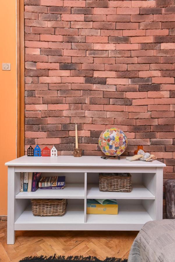 Vintage Spot - Colorful One-Bedroom Apartment By Flat Mаnager Sofia Bagian luar foto