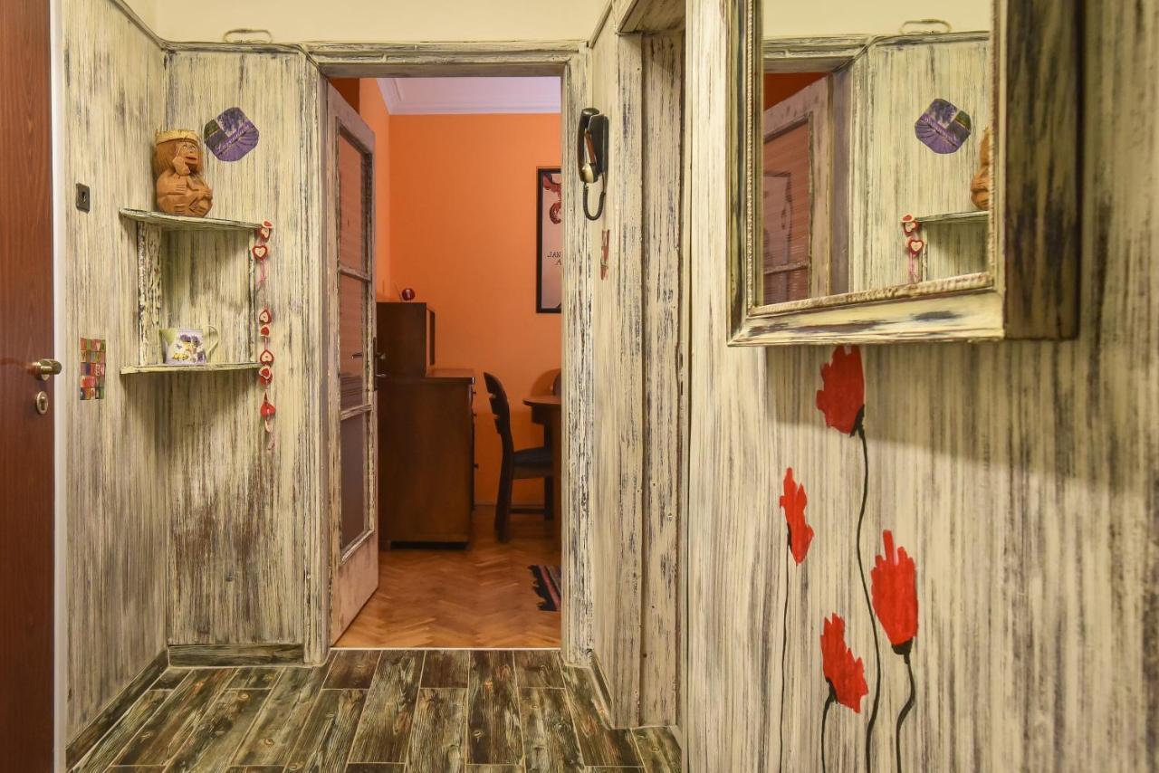 Vintage Spot - Colorful One-Bedroom Apartment By Flat Mаnager Sofia Bagian luar foto